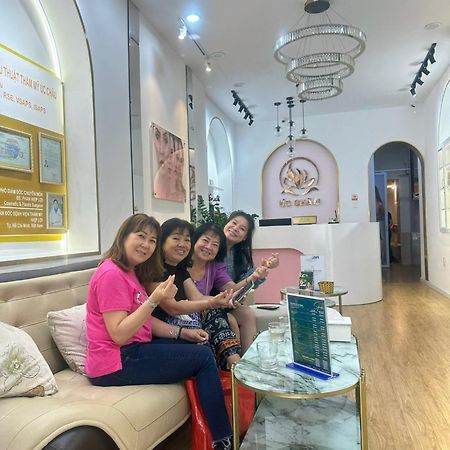 Golden Uc Chau House & Spa Хошимин Экстерьер фото
